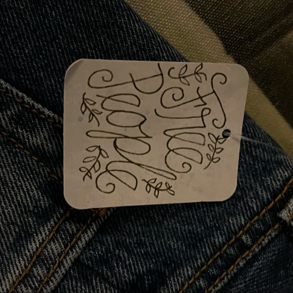 - ⭐️Free People-⭐️Jean Shorts Denim Frayed Edges Size 24 NWT! - Picture 10 of 15